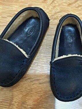 Tod's kids Blue Leather Slip-On Loafers EU 19 Casual Round Toe Stitched